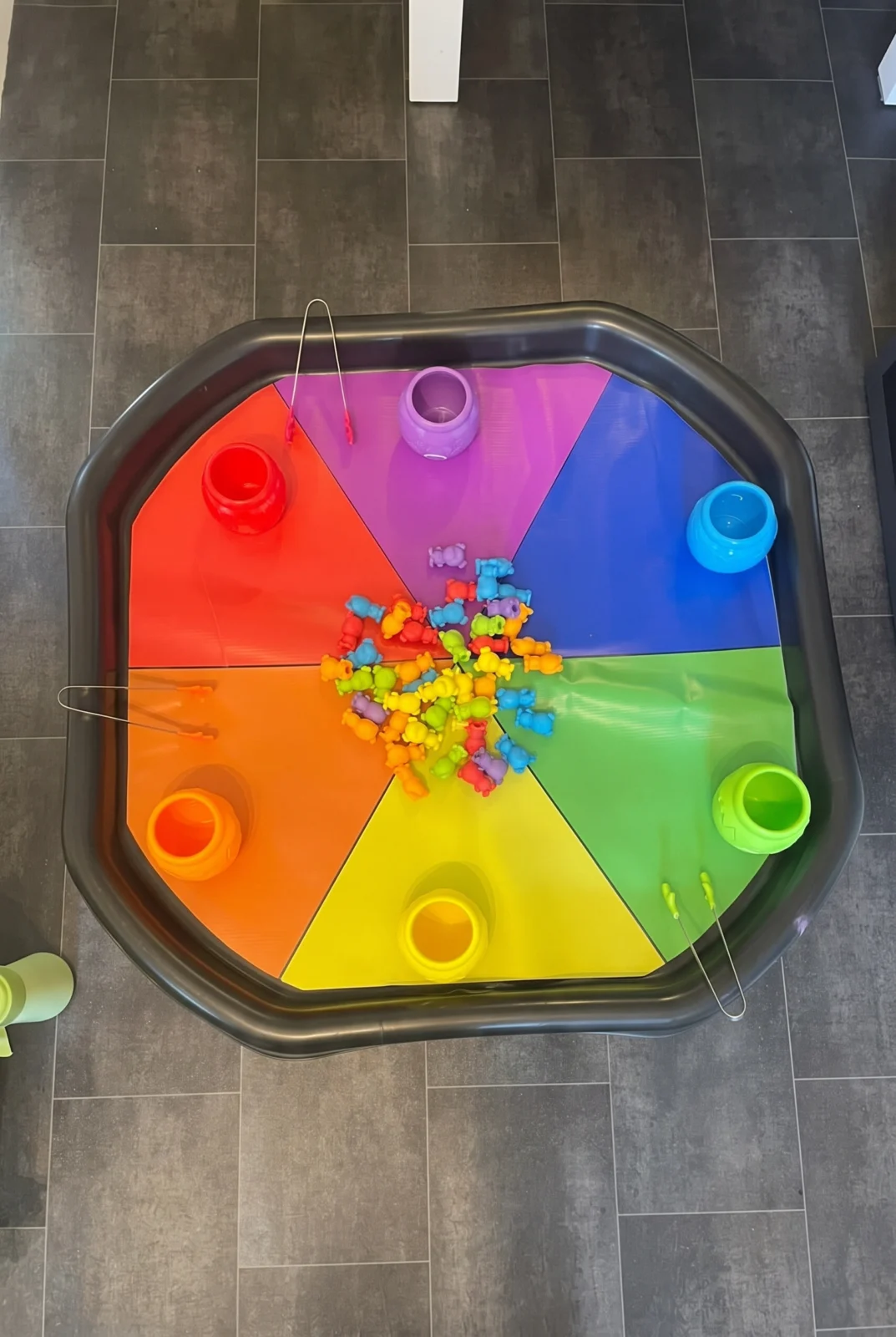 Shredded Paper & Bear Sorting Bin: Toddler Fine Motor Play Idea